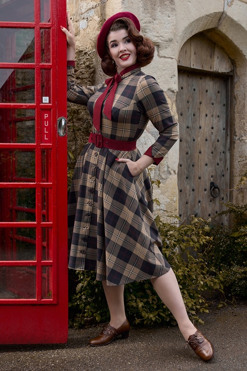 Miss Candyfloss - Leana Saide tartan swing jurk in marineblauw, beige en rood