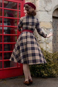 Miss Candyfloss - Leana Saide tartan swing jurk in marineblauw, beige en rood 4
