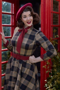 Miss Candyfloss - Leana Saide tartan swing jurk in marineblauw, beige en rood 2