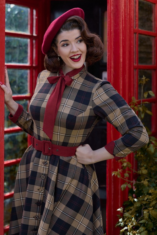 Miss Candyfloss - Leana Saide tartan swing jurk in marineblauw, beige en rood 2