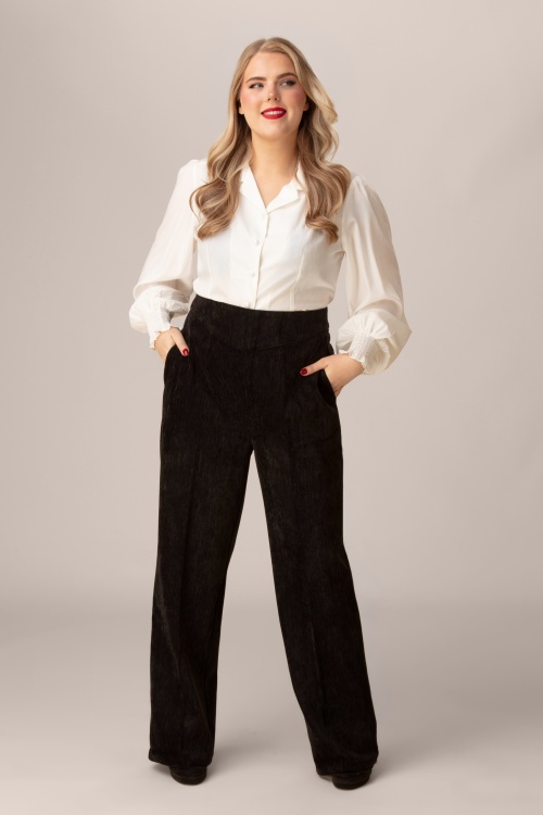 Topvintage Boutique Collection - Exclusivité Topvintage ~ Pantalon à bretelles Philippa en velours noir 2