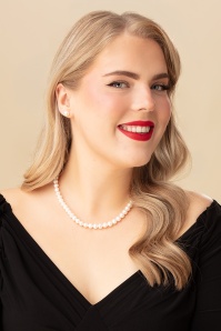 Dolly Dawn - Exclusivité Topvintage ~ Boucles d'oreilles à perle d'eau douce Camille en blanc 3