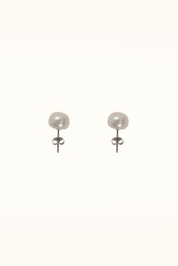 Dolly Dawn - Exclusivité Topvintage ~ Boucles d'oreilles à perle d'eau douce Camille en blanc 2