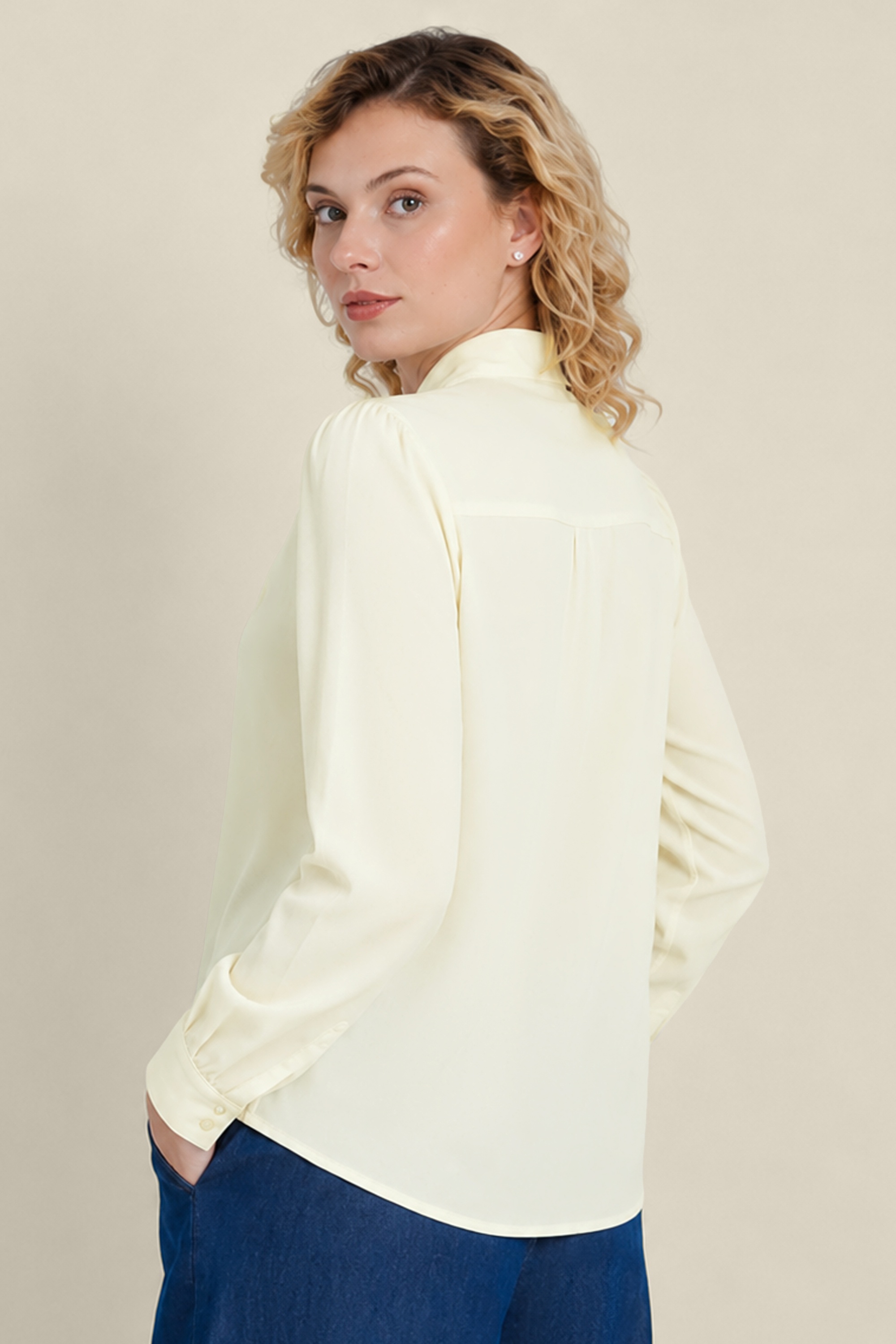 Circus - Anne Blouse in Ivory 3