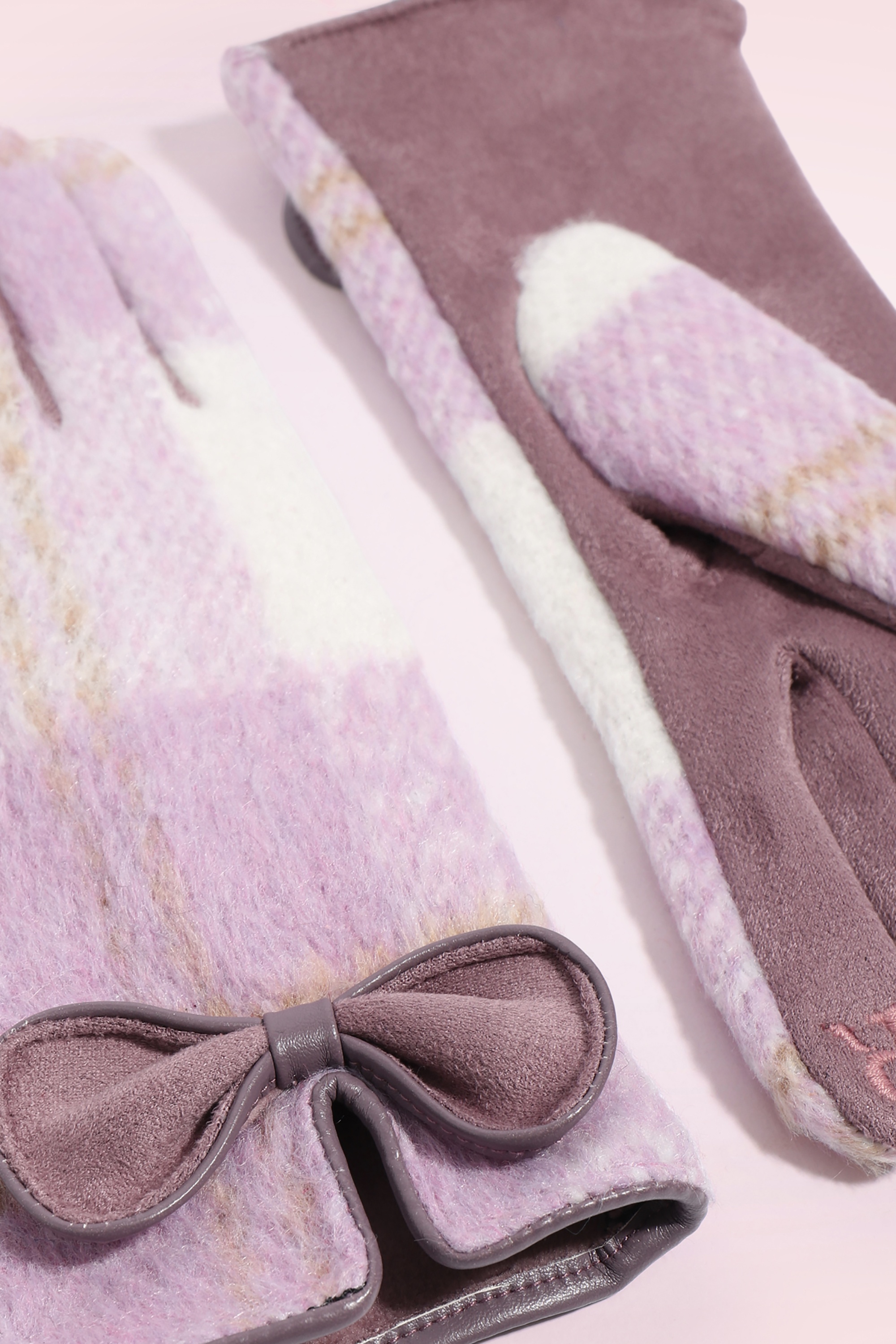 Amici - Ava Bow Gloves in Purple 2