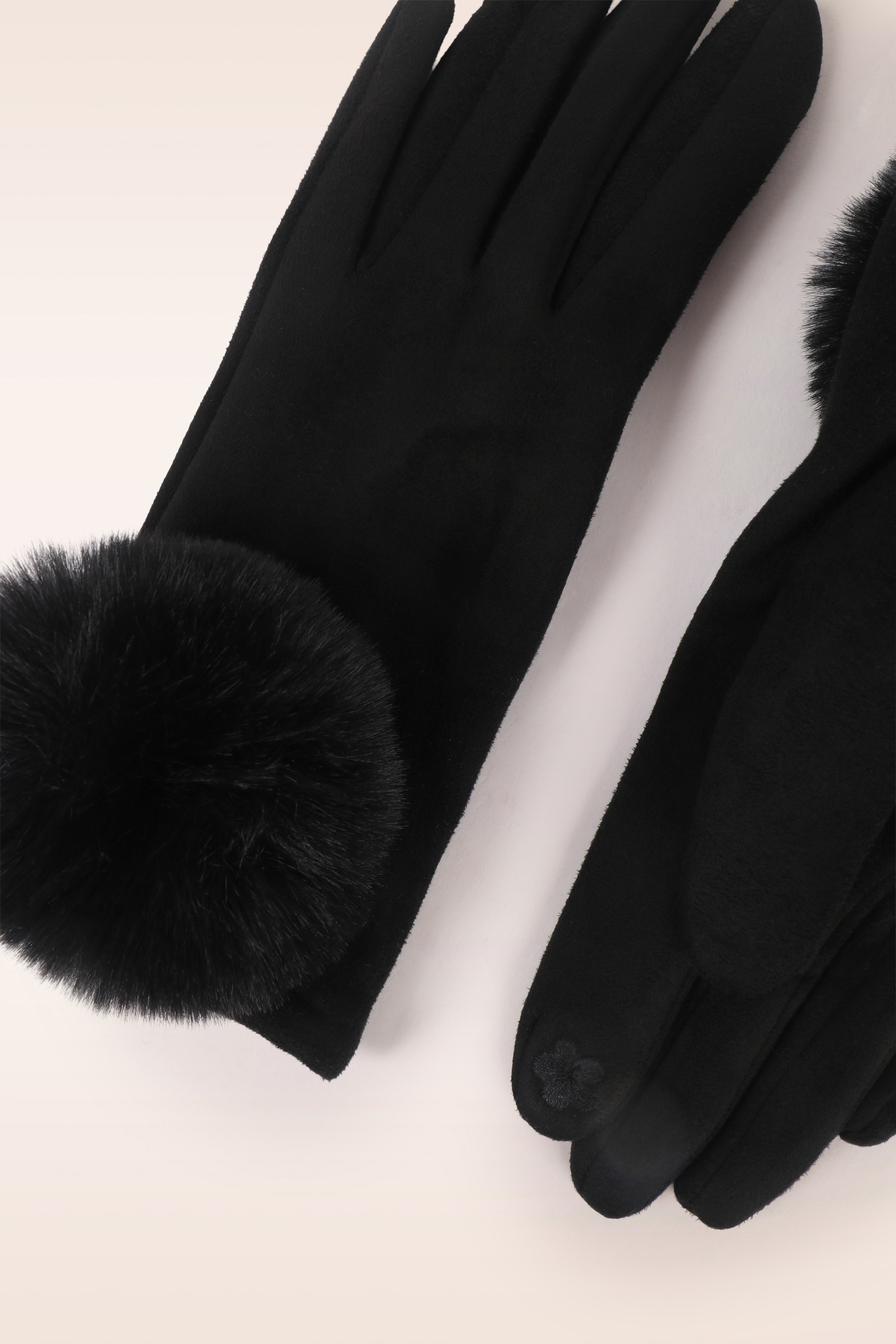 Amici - Leighton Suedine Gloves in Black 2