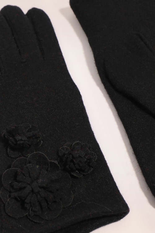 Amici - Lyla Flower Gloves in Black 2