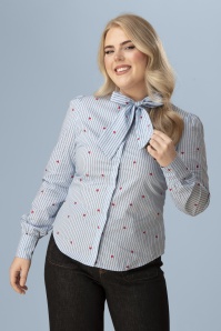 Banned Retro - Chemisier Daphine Heart en bleu et rouge