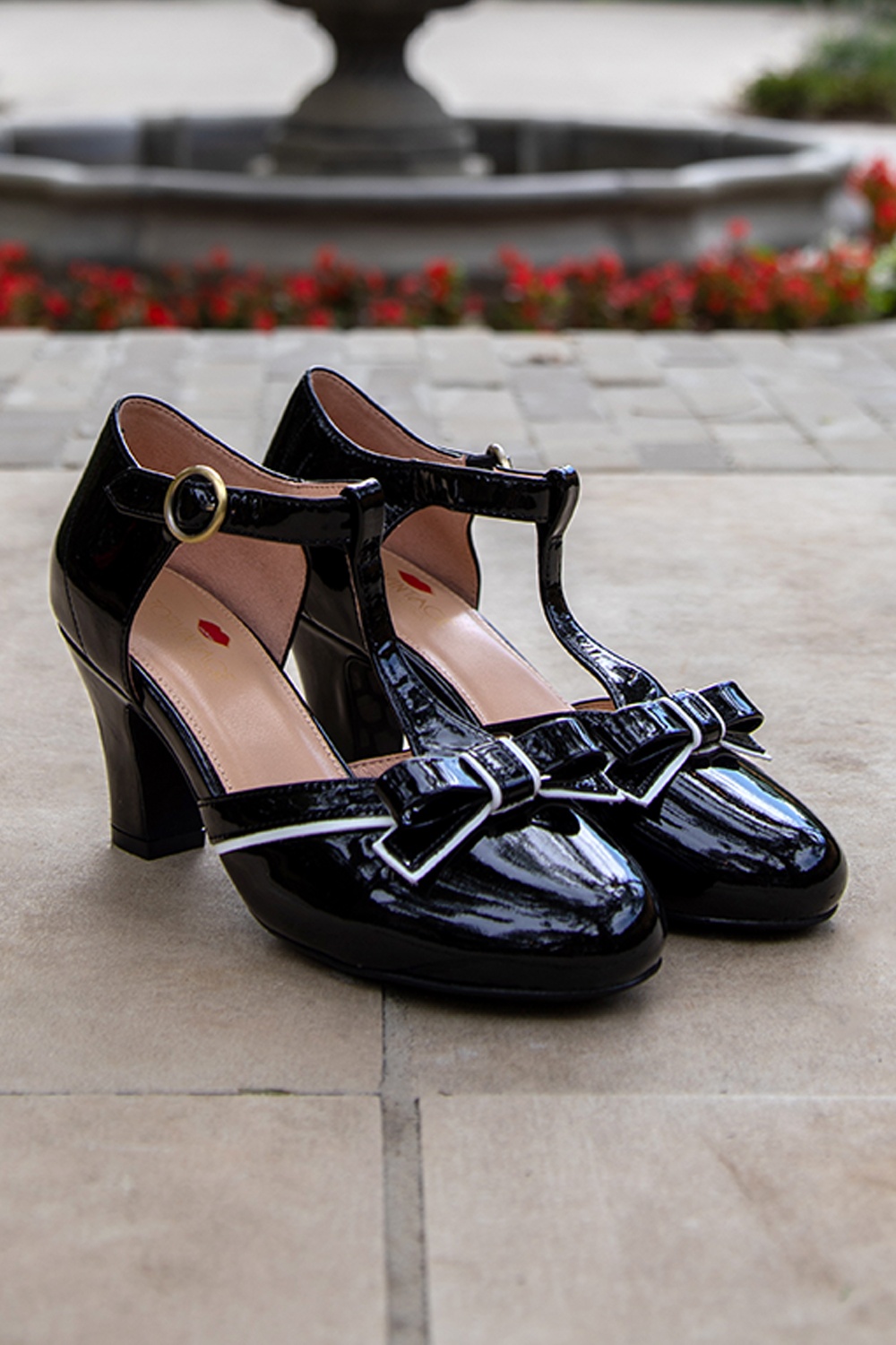 Lola Ramona ♥ Topvintage - Ava Dollhouse pumps in zwart en crème