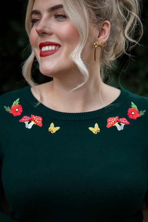 Banned Retro - Pull brodé Janice en vert foncé 2