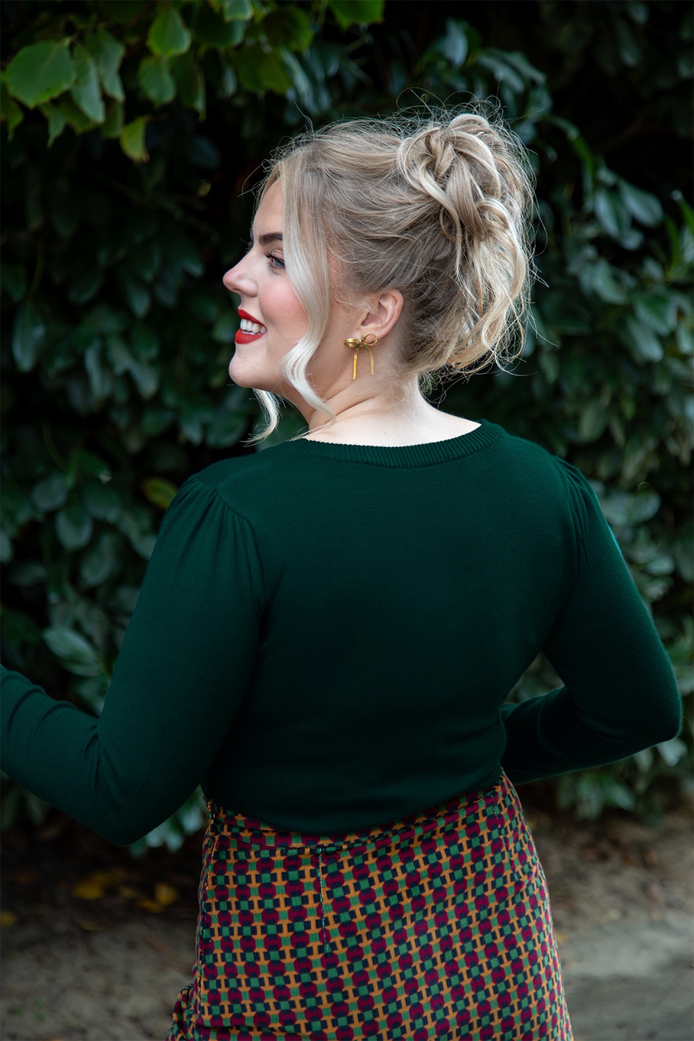 Banned Retro - Pull brodé Janice en vert foncé 3