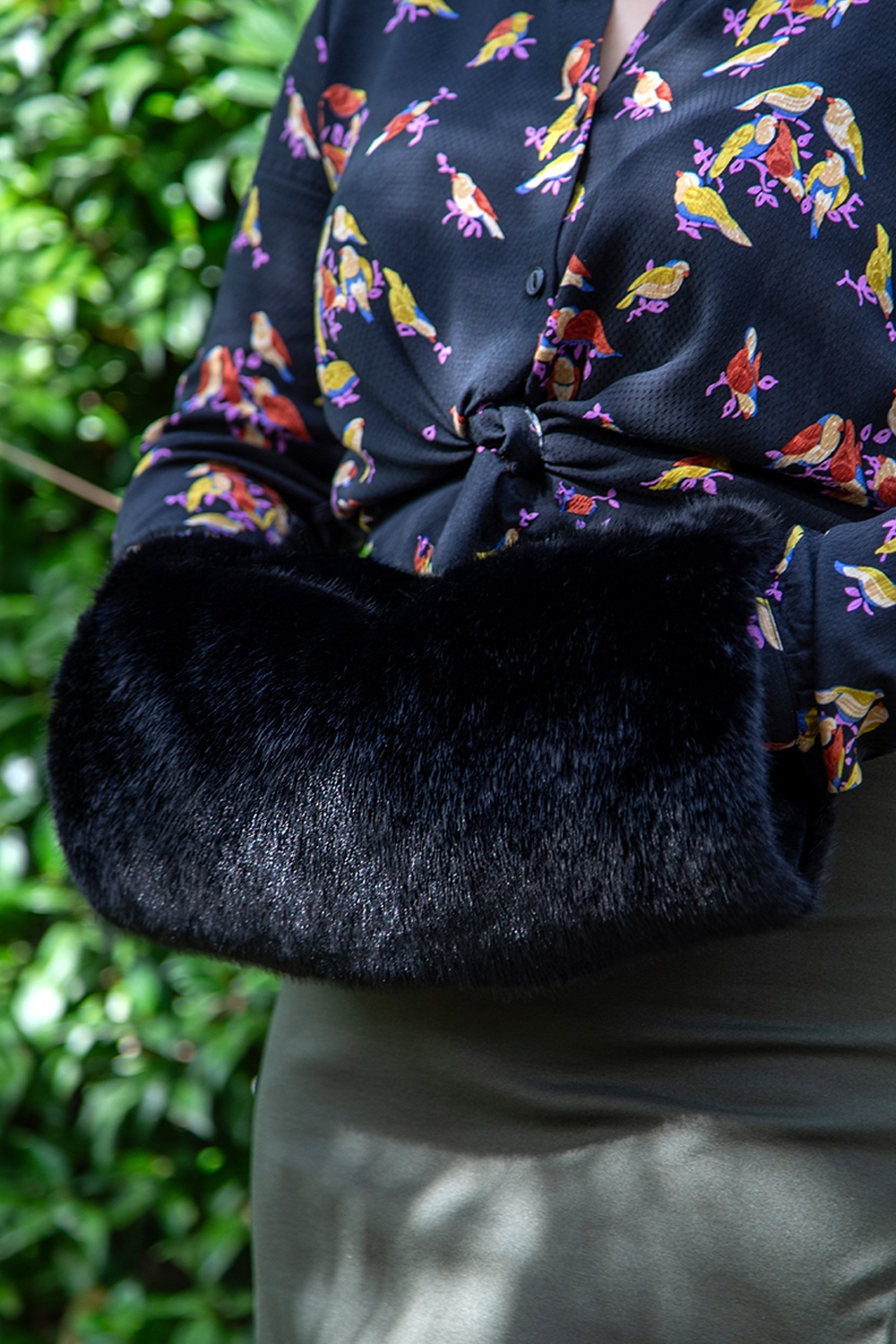 Banned Retro - Lorna hand muff in zwart