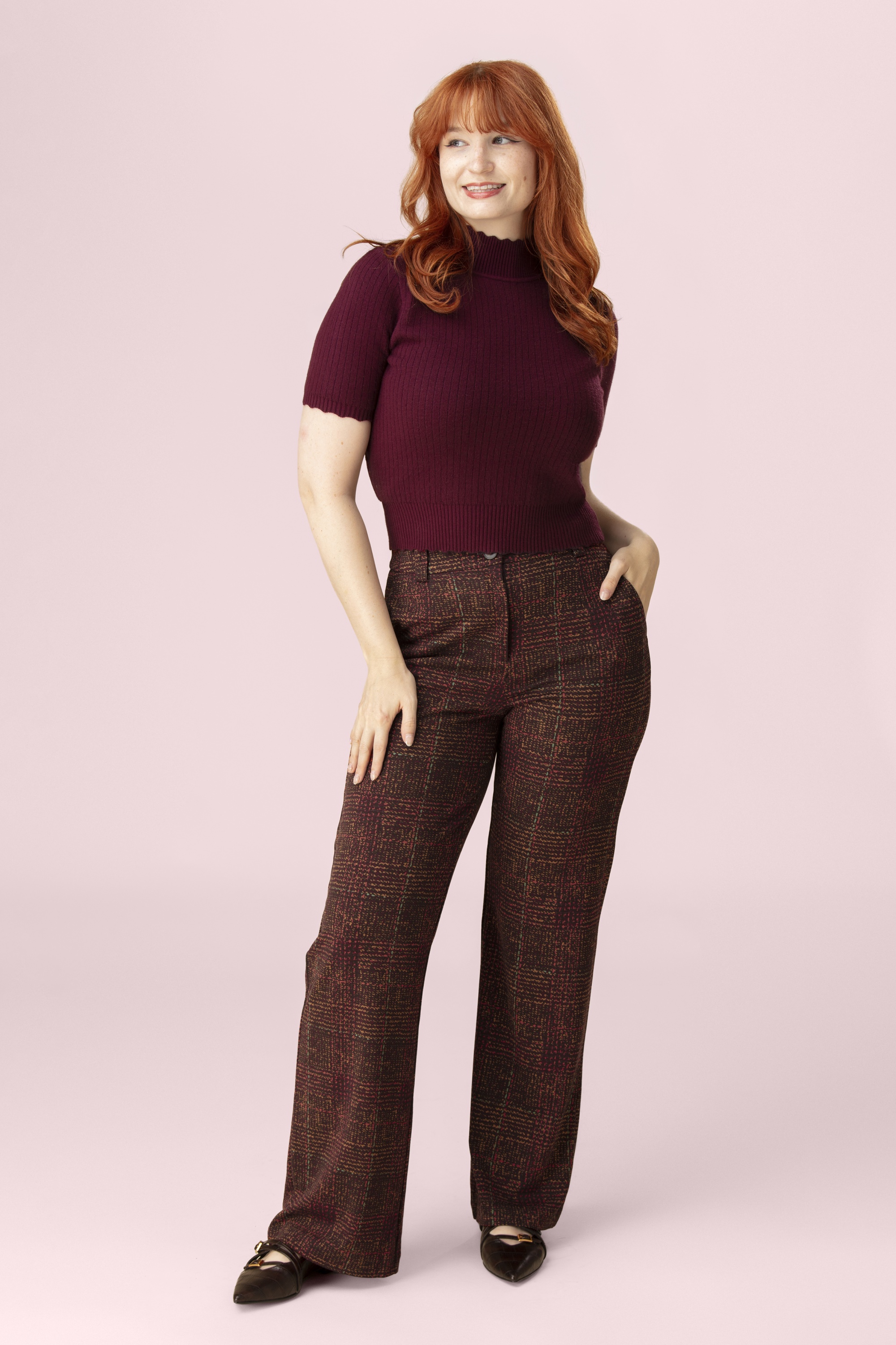 Surkana - Saro Straight Smart Trousers in Maroon