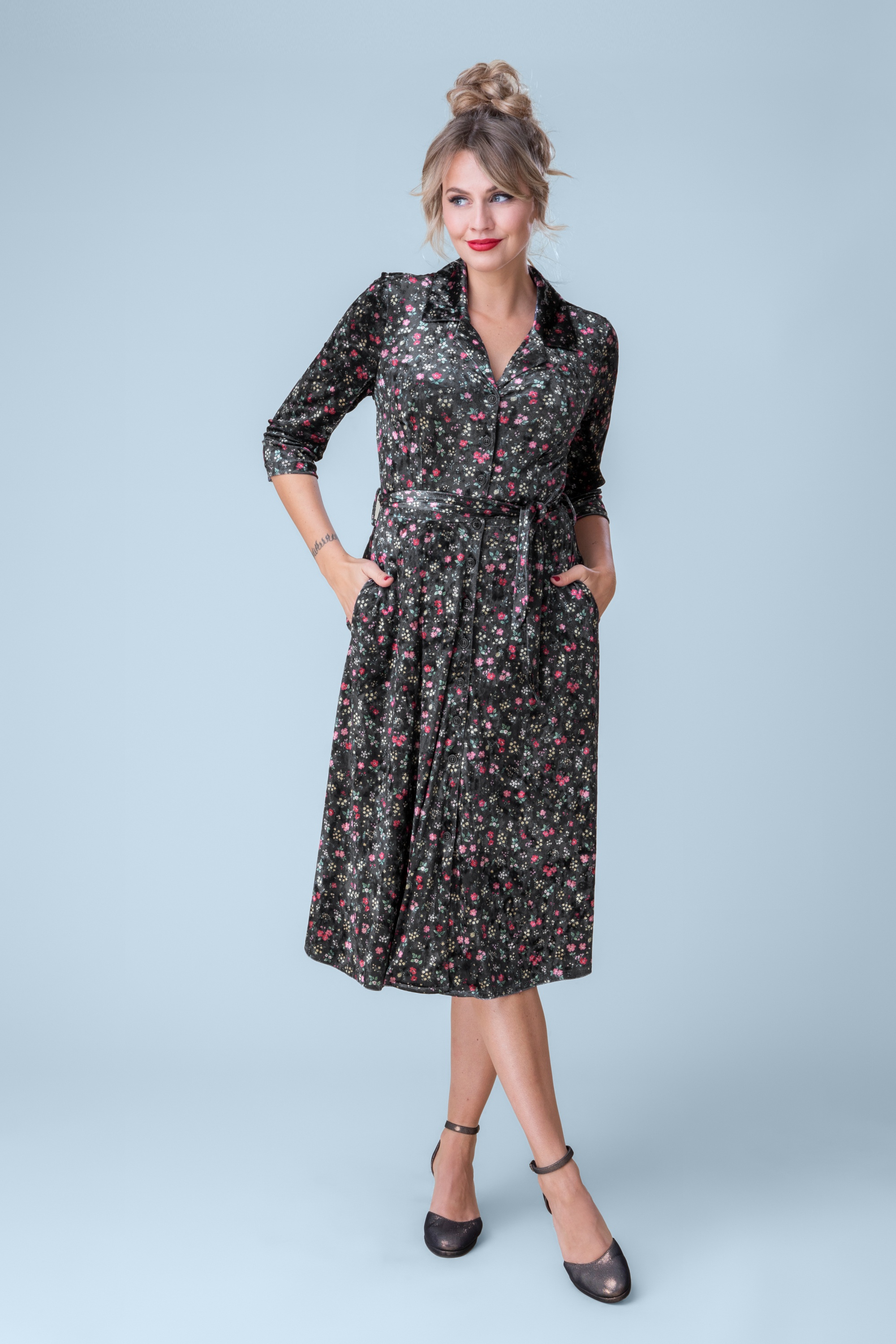 Topvintage Boutique Collection - Topvintage exclusive ~ Liliane Floral Dress in Black