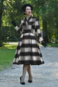 Hearts & Roses - Lenora Check swing jas in zwart en wit