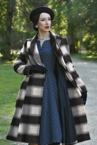 Hearts & Roses - Lenora Check swing jas in zwart en wit 3