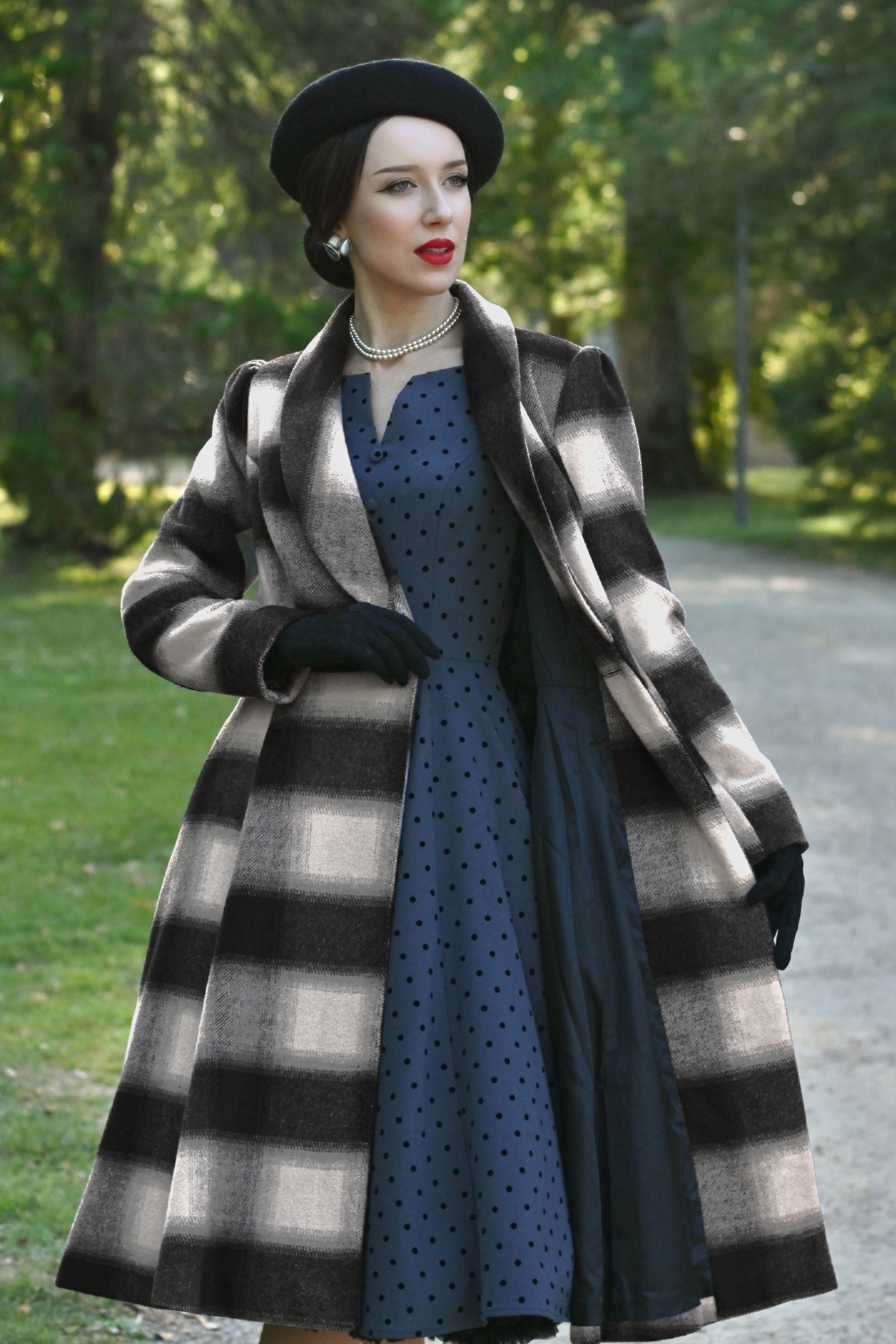 Hearts & Roses - Lenora Check swing jas in zwart en wit 3