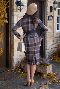 Miss Candyfloss - Elara Lee tartan wiggle jurk in marineblauw en camel 2