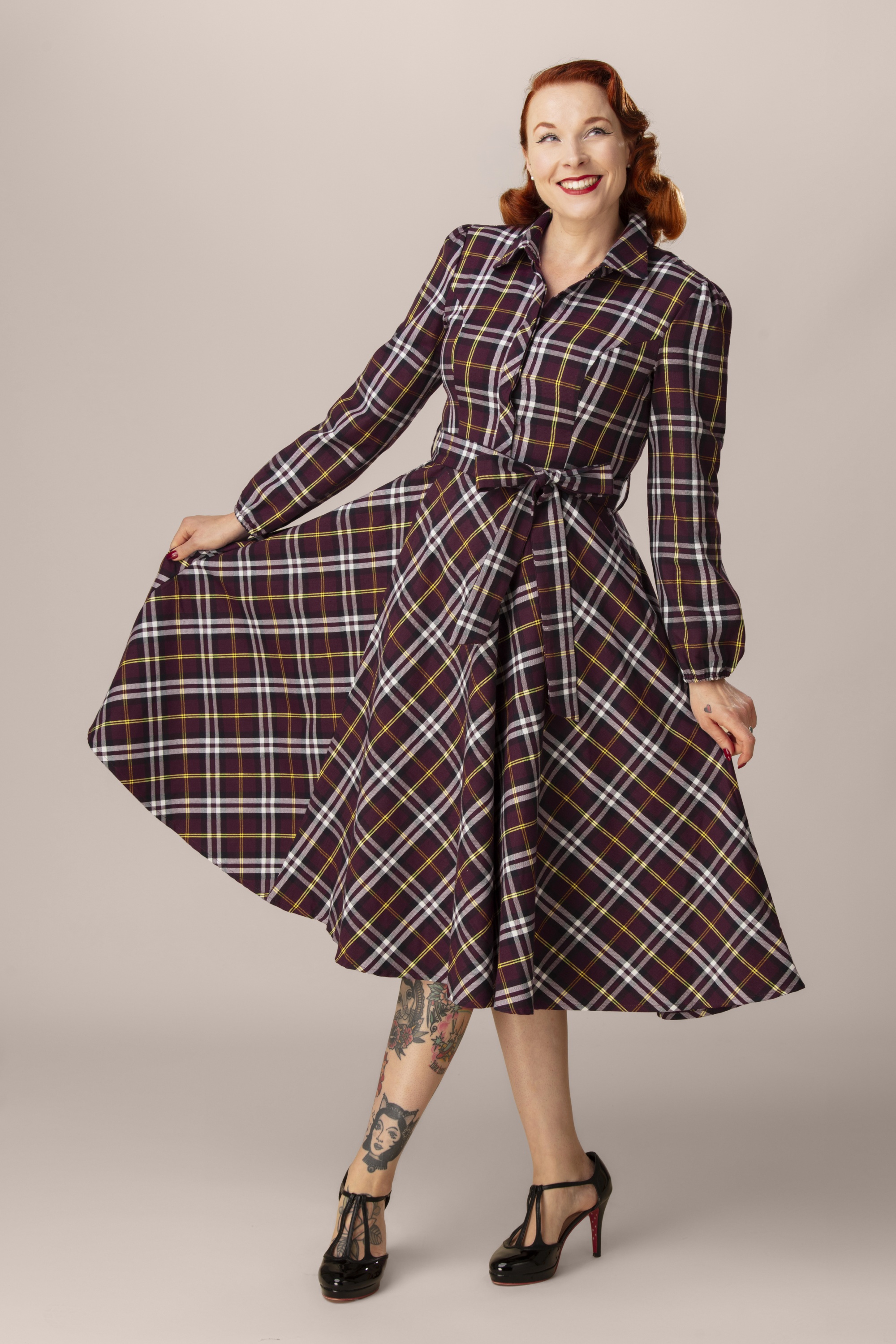 Hearts & Roses - Exclusivité Topvintage ~ Robe swing à carreaux Francine en bordeaux 2