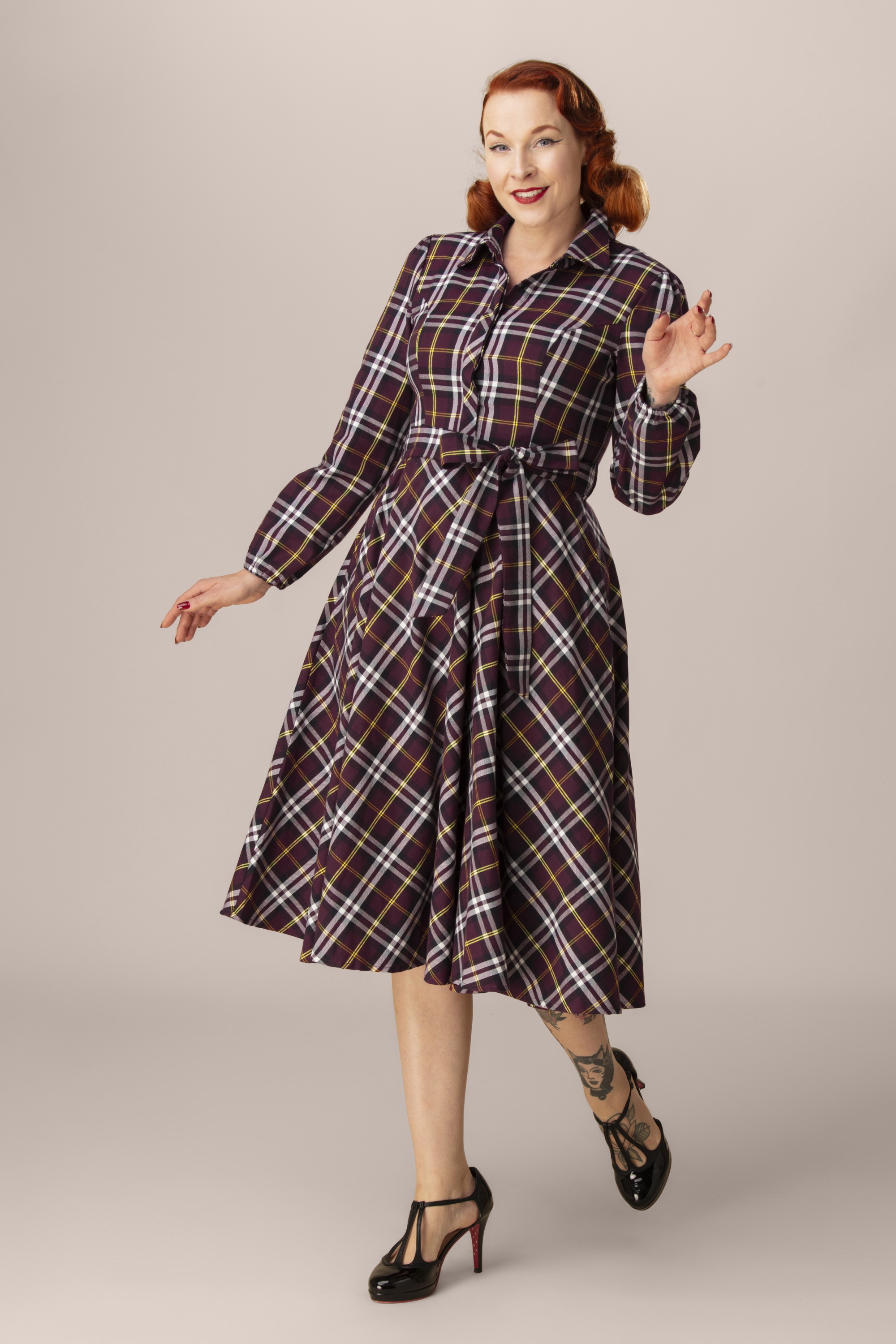 Hearts & Roses - Exclusivité Topvintage ~ Robe swing à carreaux Francine en bordeaux