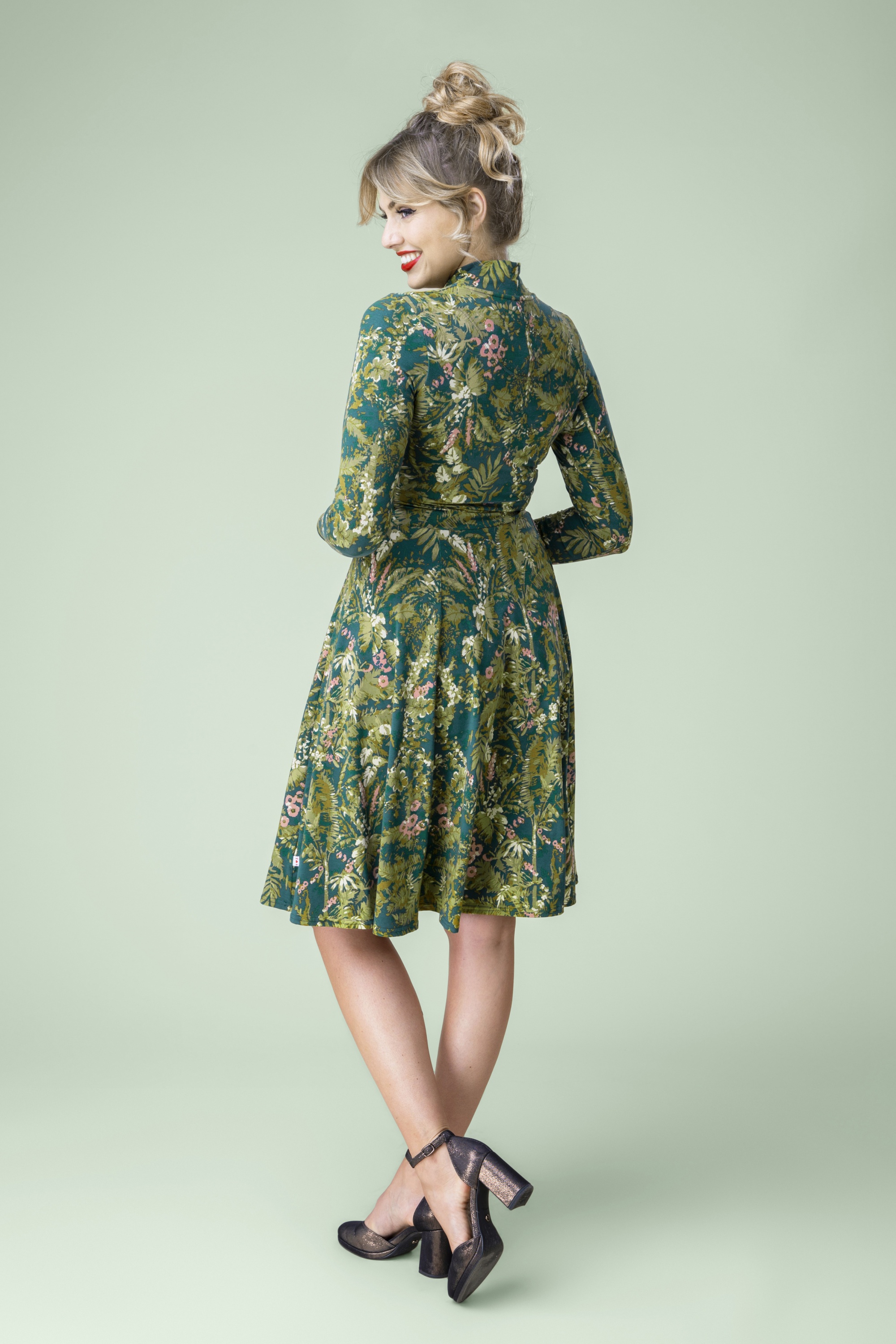 Blutsgeschwister - Shalala Tralala Kleid in Noble Brushstrokes Tapestry 4