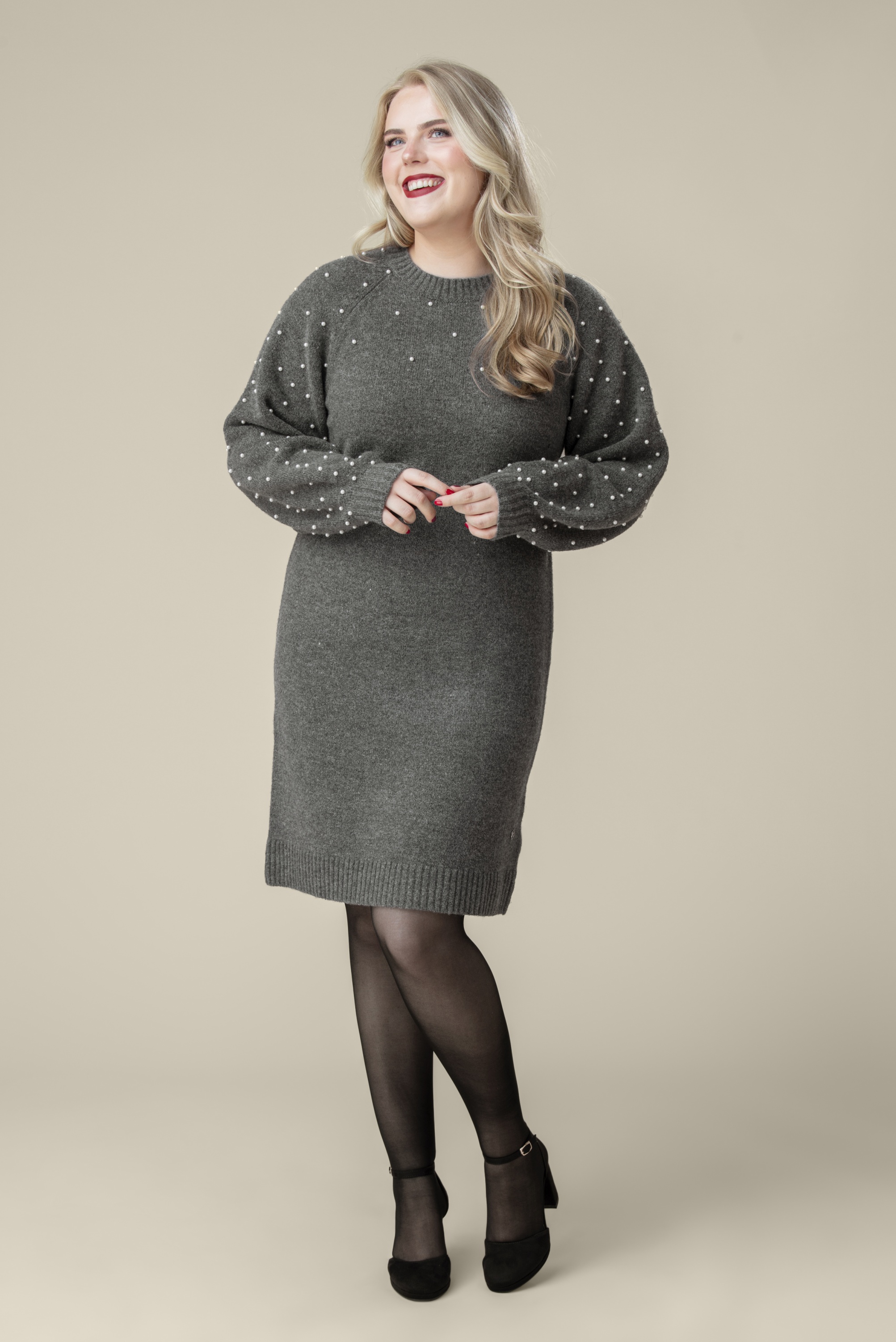 Smashed Lemon - Pearl Crush Knitted Dress in Grey