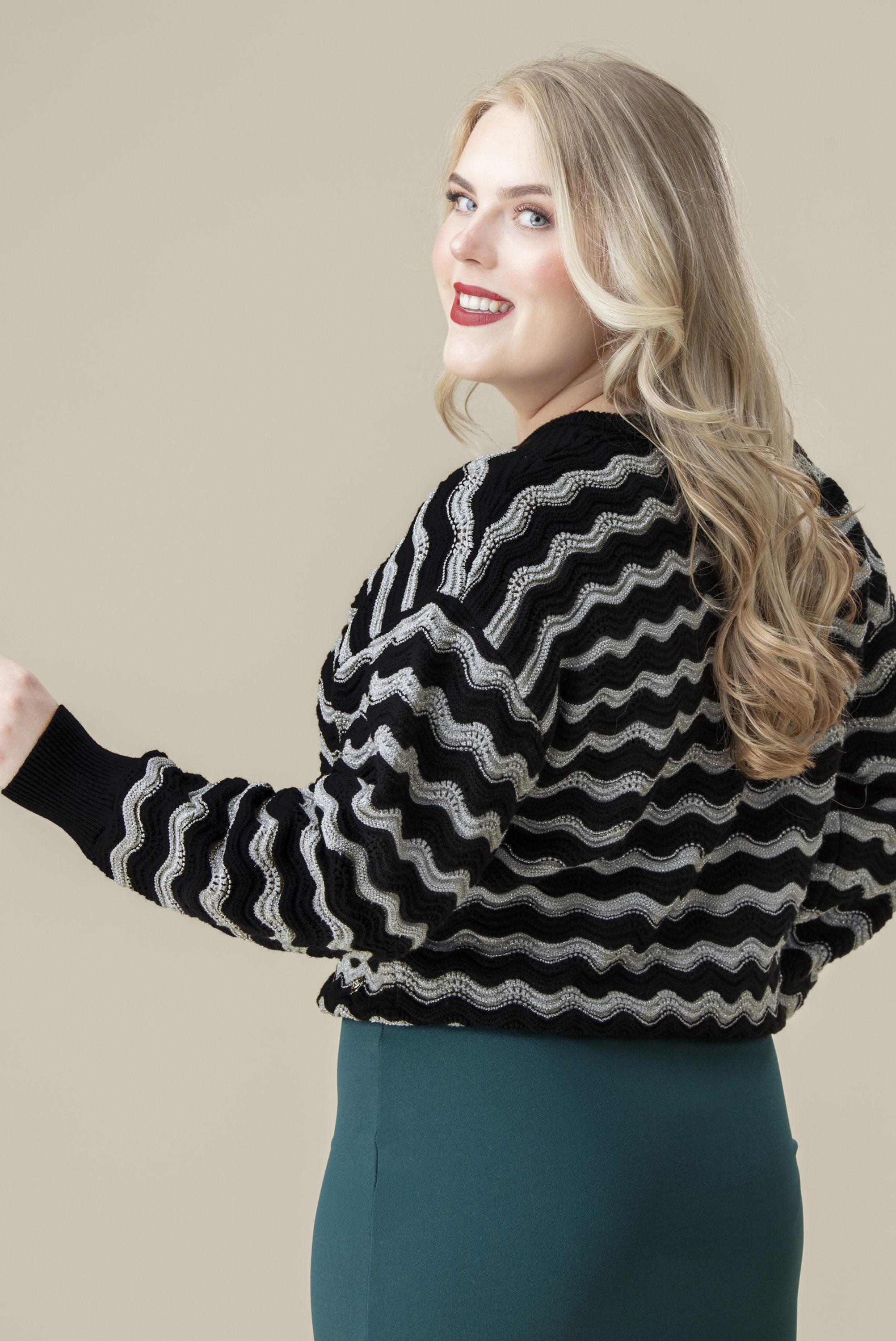 Smashed Lemon - City Lights Zig Zag Knitted Sweater in Black and Silver 3