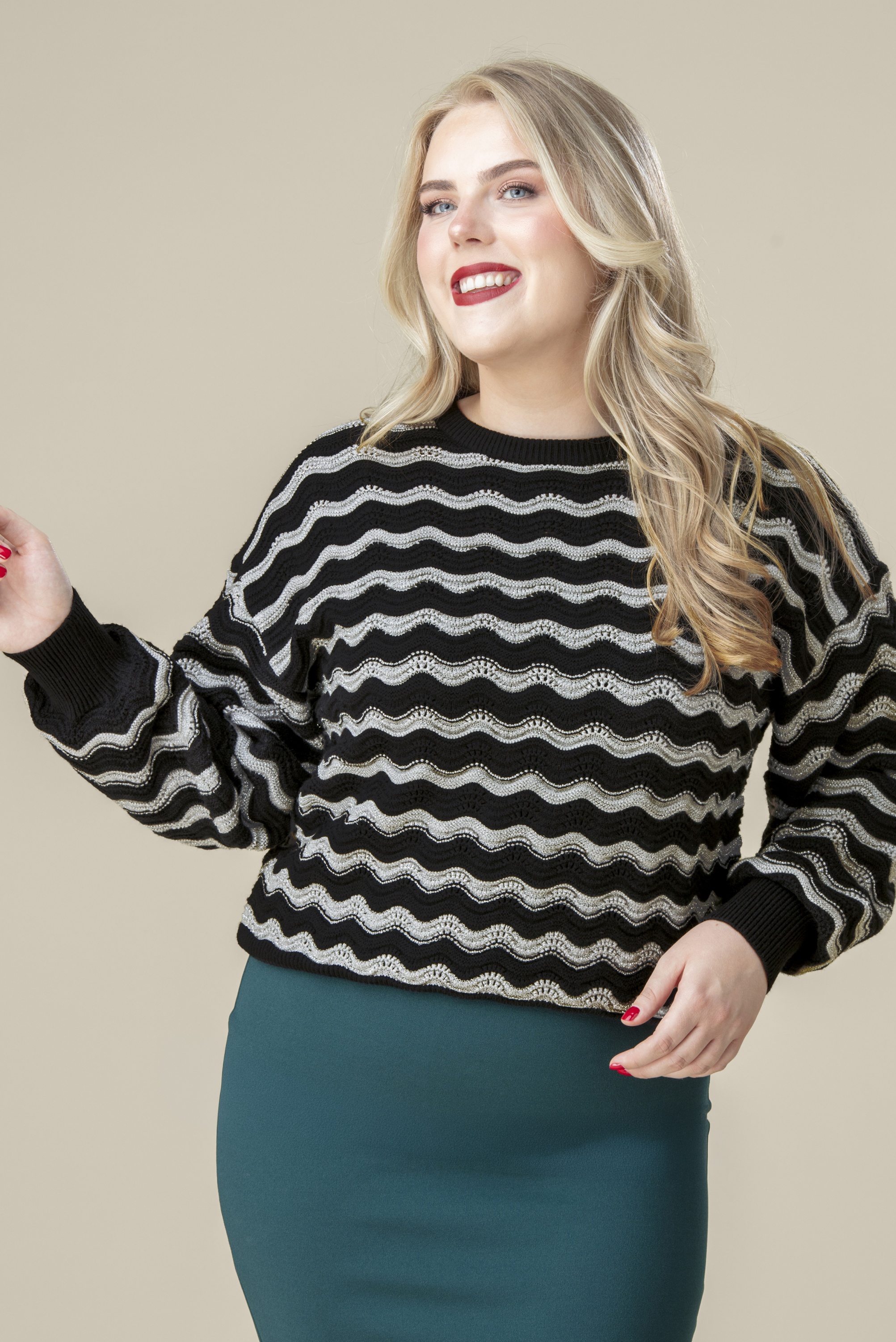Smashed Lemon - City Lights Zig Zag Knitted Sweater in Black and Silver