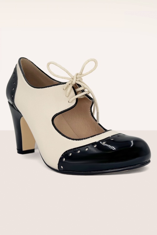 Chelsea Crew - Leora Pumps in Black and Bone 2