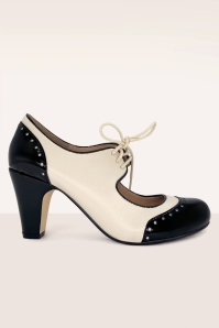 Chelsea Crew - Leora Pumps in Black and Bone