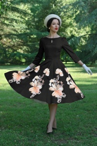 Hearts & Roses - Mila floral swing jurk in zwart 2