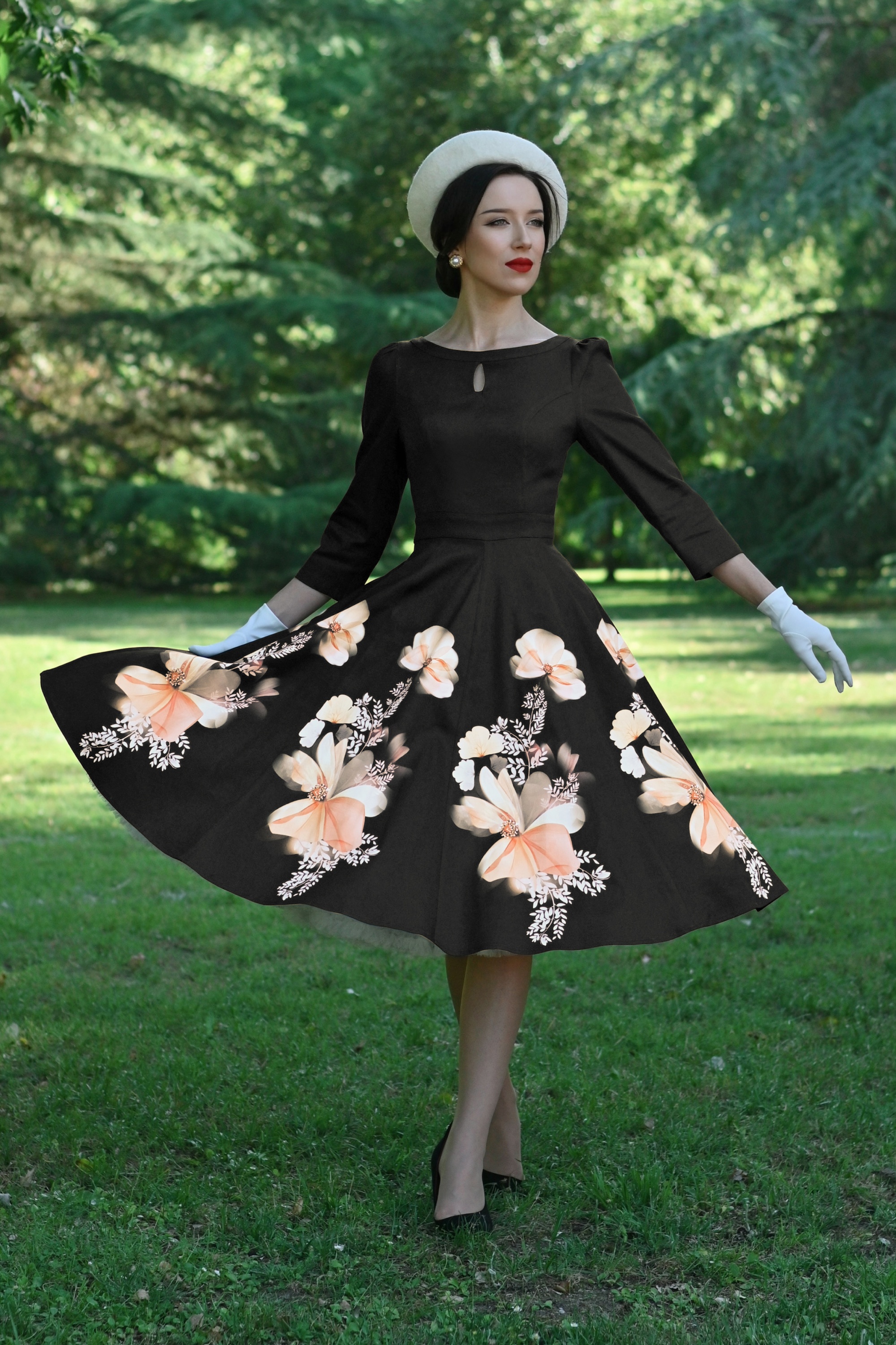 Hearts & Roses - Mila floral swing jurk in zwart 2