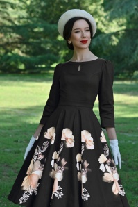 Hearts & Roses - Mila floral swing jurk in zwart 3