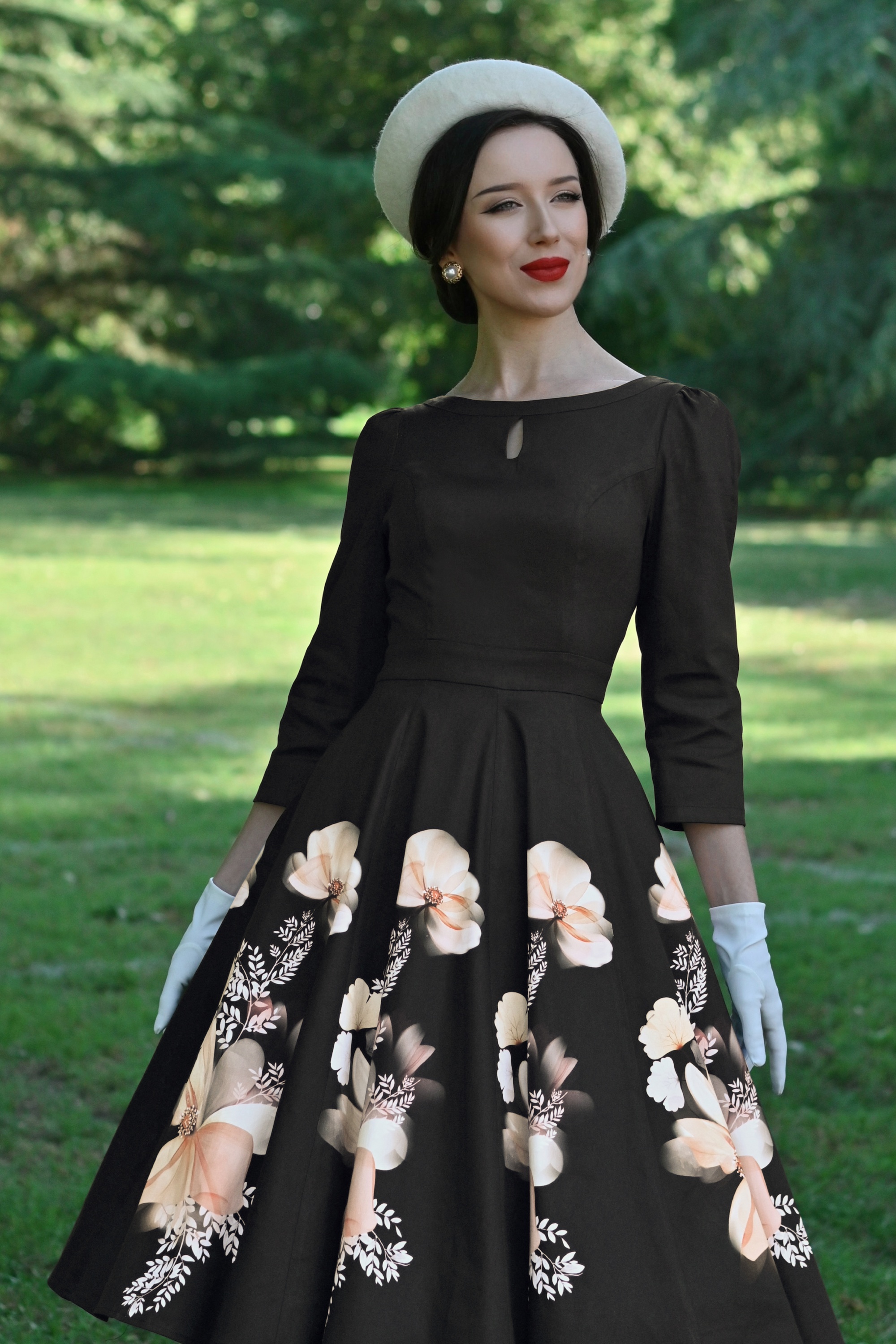 Hearts & Roses - Mila floral swing jurk in zwart 3