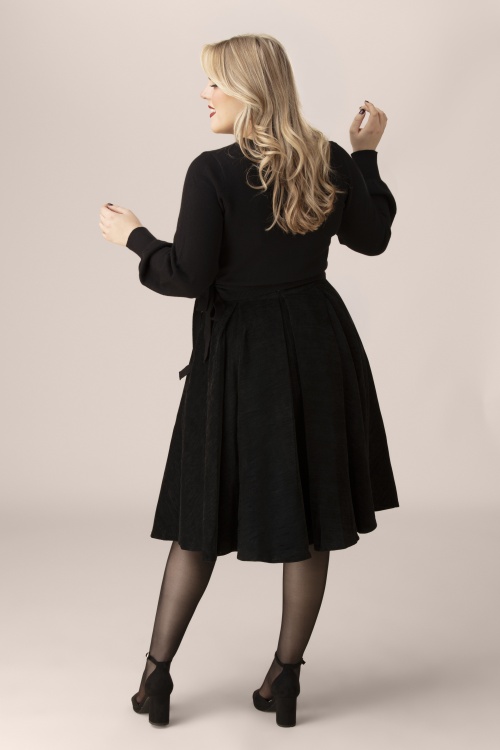 Topvintage Boutique Collection - Topvintage exclusive ~ Lola Velvet Swing Skirt in Black 2