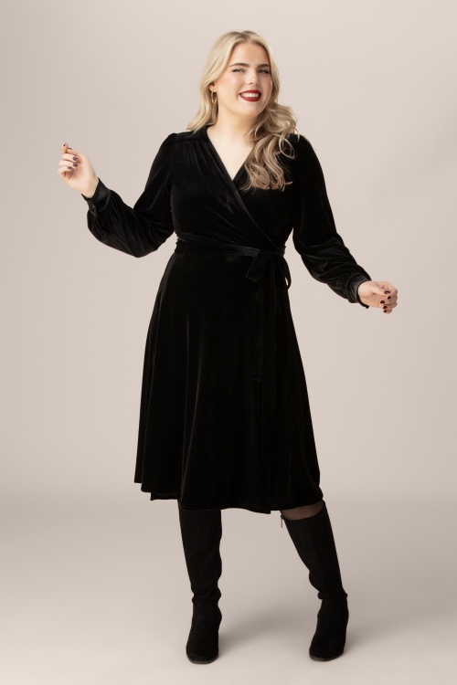 Very Cherry - Dalida fluwelen wikkeljurk in zwart