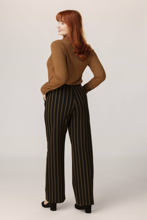 Surkana - Pantalon rayé à jambes larges Jenny en noir 2
