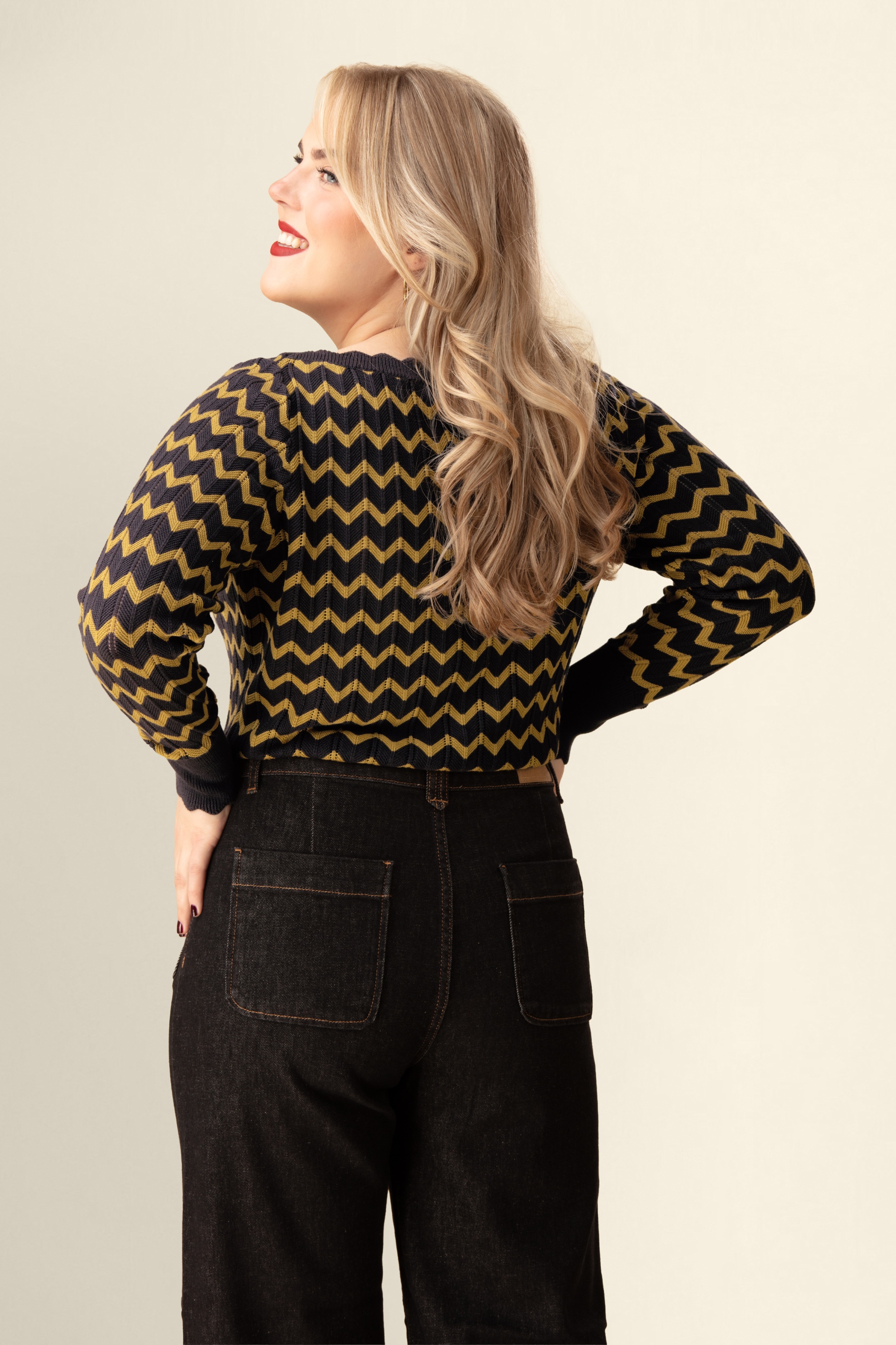 Circus - Zigzag Knitted Sweater in Charcoal 2
