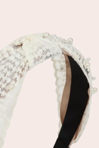 Banned Retro - Adeline Pearl Lace Headband in White 3