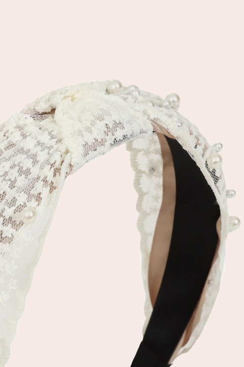 Banned Retro - Adeline Pearl Lace Headband in White 3