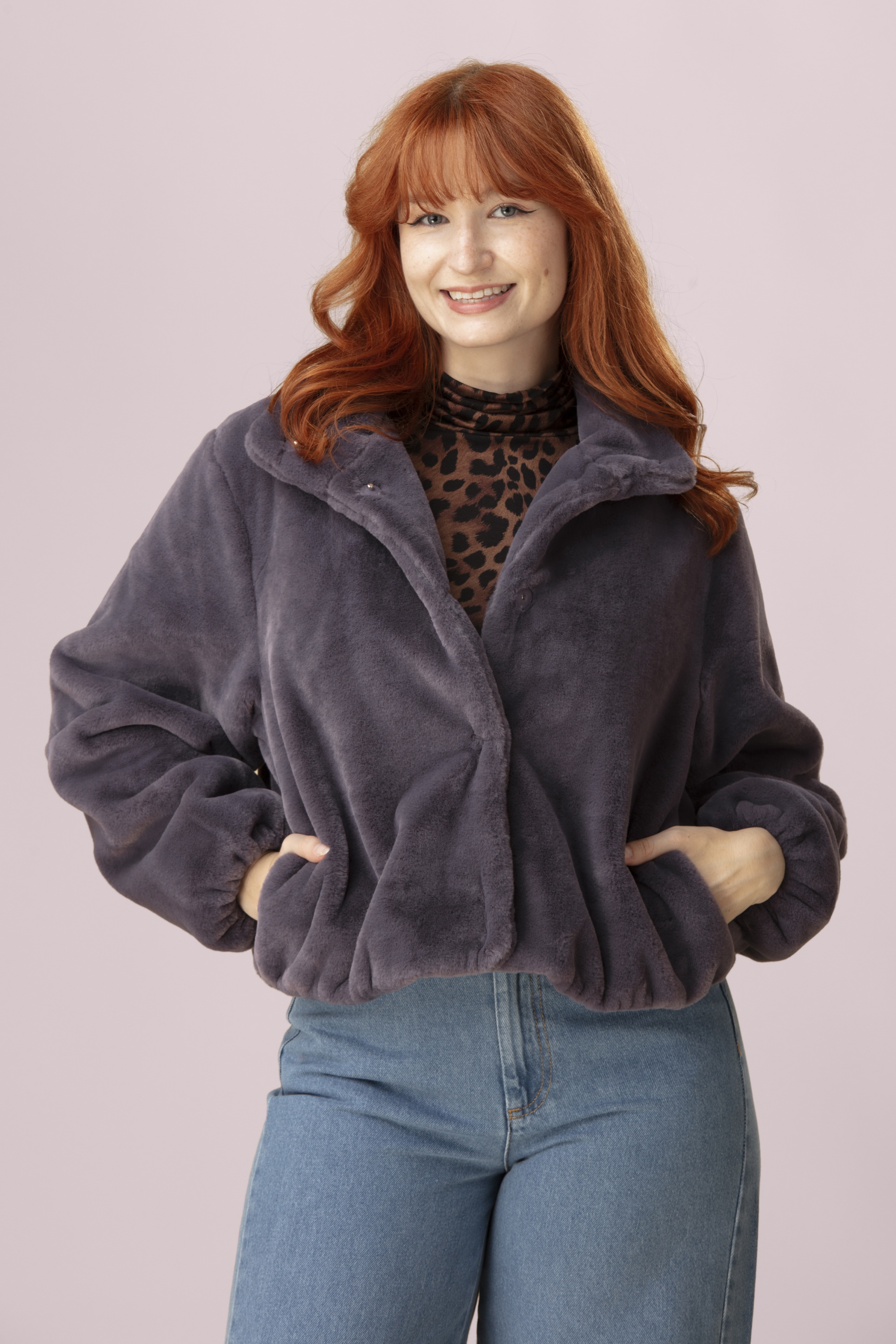 Surkana - Jessi korte faux fur jacket in paars