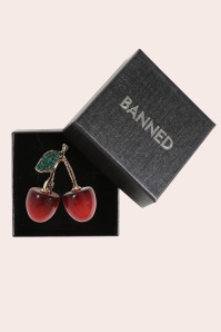 Banned Retro - Cherry Kiss Brooch in Gold 2