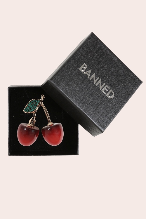 Banned Retro - Cherry Kiss Brooch in Gold 2