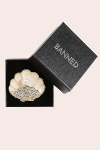 Banned Retro - Oyster Pearl Brooch in Gold 2