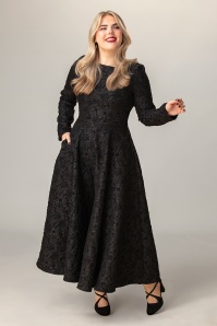 Hearts & Roses - Exklusiv bei Topvintage ~ Sylvie Florales Midi-Swingkleid in Schwarz