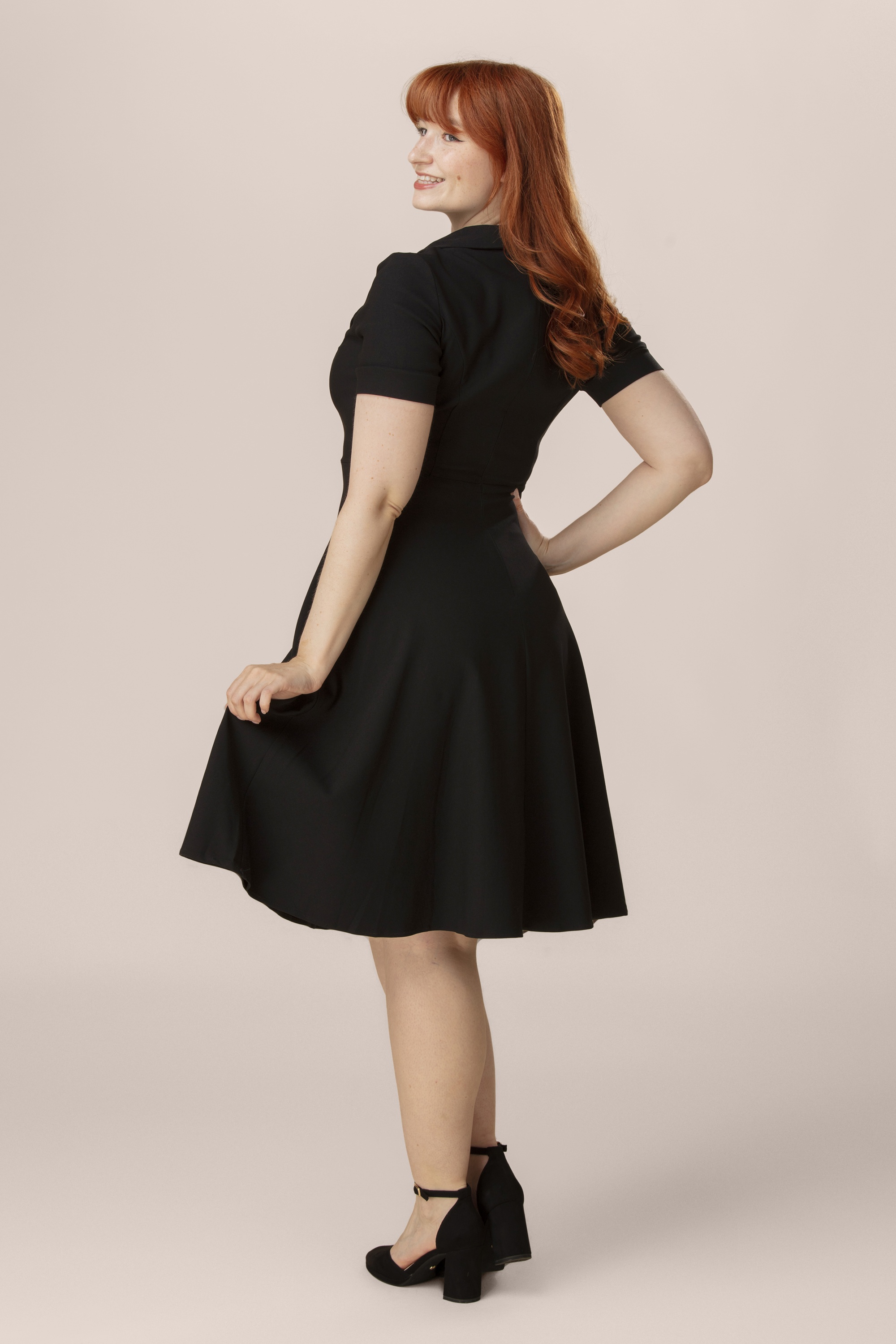 Topvintage Boutique Collection - Exclusivité Topvintage ~ Robe swing Alexis en noir 2