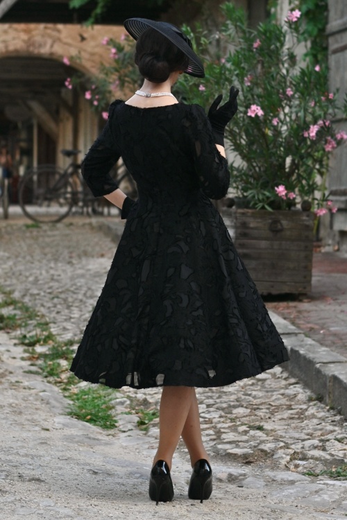 Hearts & Roses - Nora Floral swing jurk in zwart 8