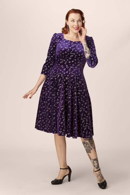 Hearts & Roses - Topvintage exclusive ~ Atomic Star Velvet Swing Dress in Purple 2