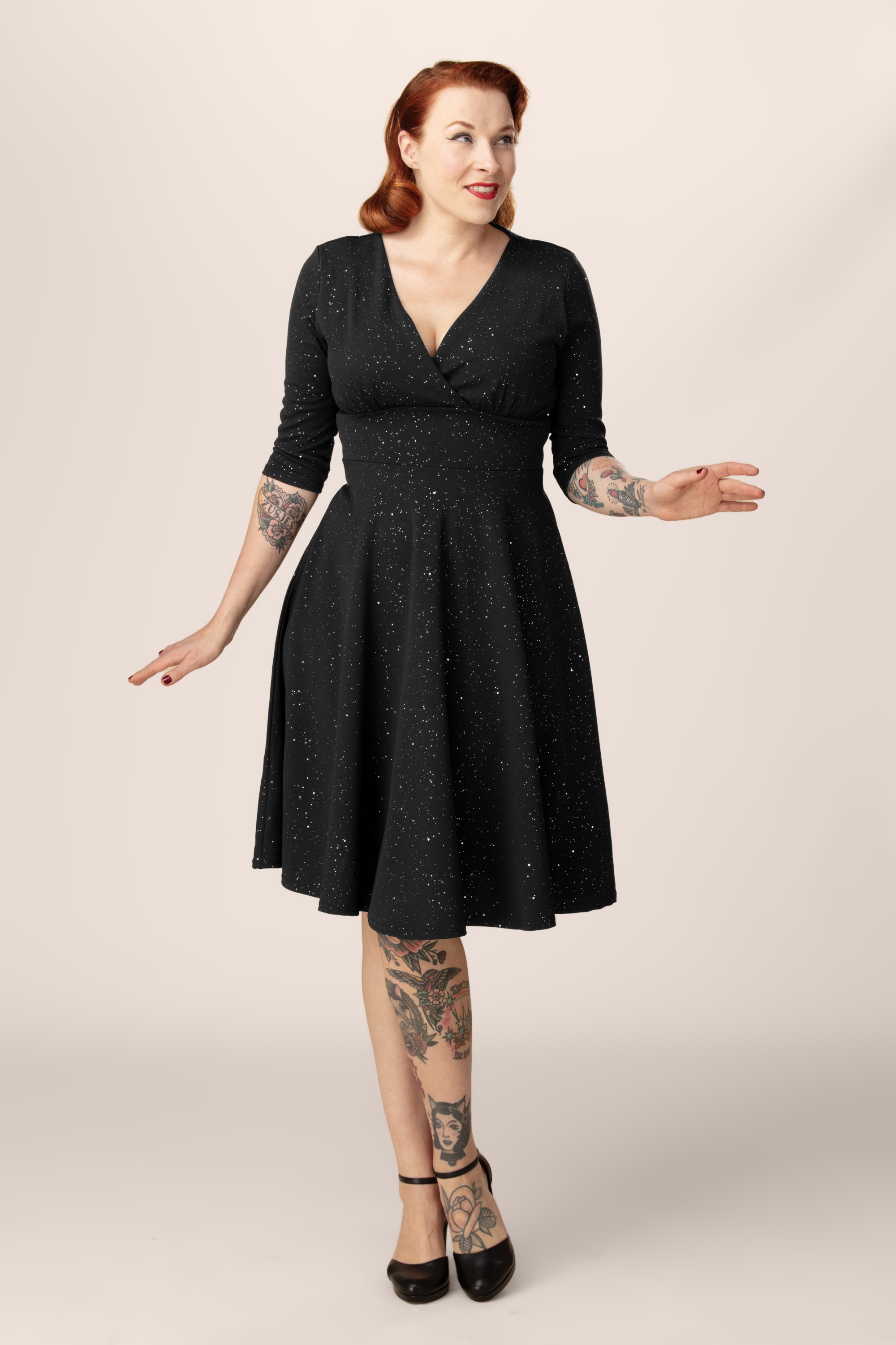 Vintage Chic for Topvintage - Exklusiv bei Topvintage ~ Glinda Glitter Swingkleid in Schwarz 4