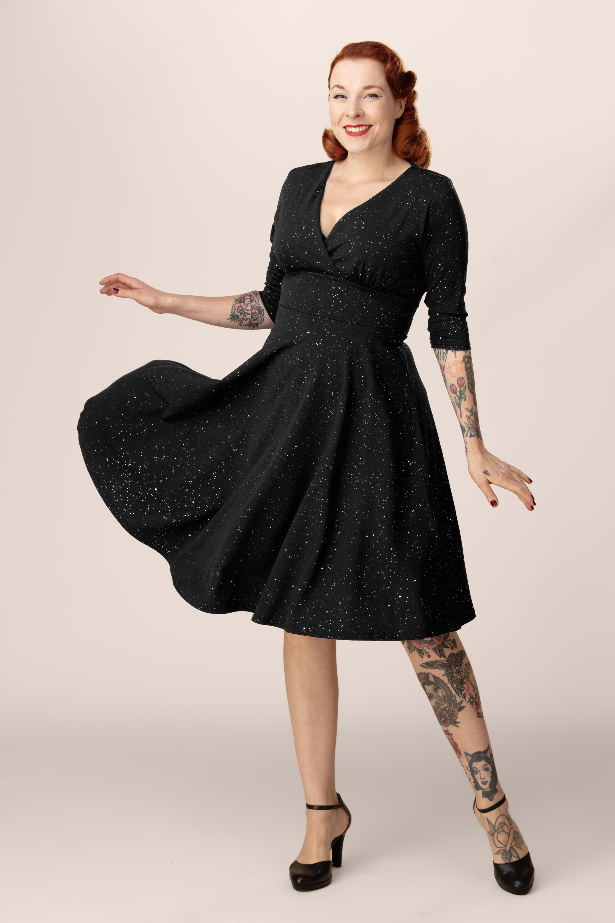 Vintage Chic for Topvintage - Exklusiv bei Topvintage ~ Glinda Glitter Swingkleid in Schwarz